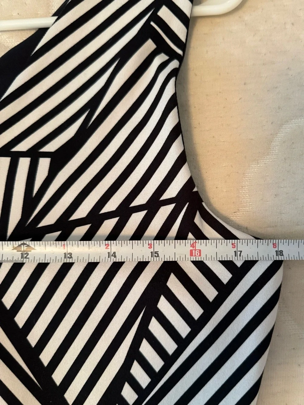 Title Nine Dream Dress - Black & White Geometric V-Neck - Size L - Picture 5 of 8